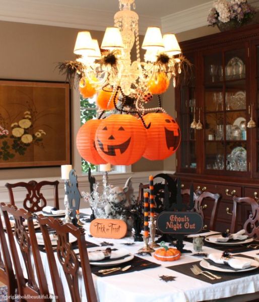 Halloween Tablescaping